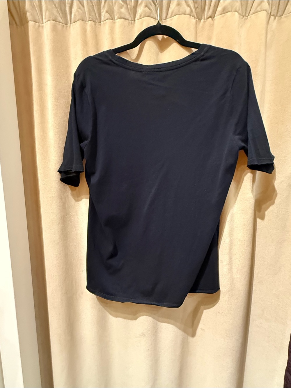 Johnny Was Aivy Raw Hem V- Neck Tee - Picture 8 of 10